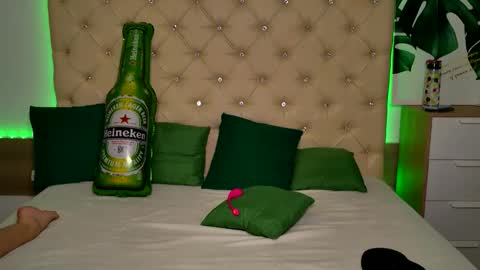 Snapshot of kattiesims chatting on September 25, 7:28 pm KattieSims online show from September 25, 7:28 pm