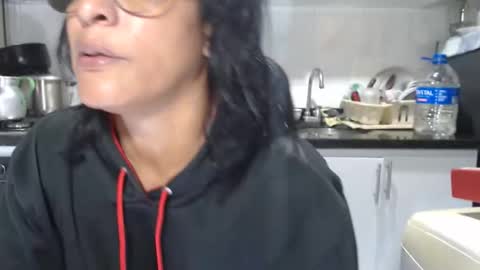 KattleyaGrey online show from December 14, 11:26 am