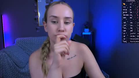 Snapshot of katty_kitty1 chatting on September 17, 9:38 pm katty_kitty1 online show from September 17, 9:38 pm