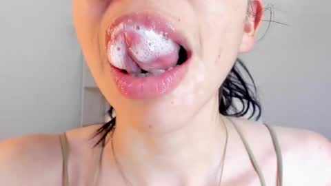 Snapshot of katty_mouth chatting on October 9, 8:51 pm Katty online show from October 9, 8:51 pm