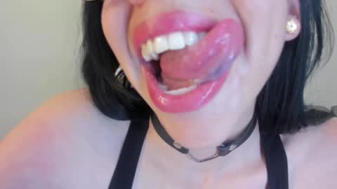 Snapshot of katty_mouth chatting on November 4, 7:24 pm Katty online show from November 4, 7:24 pm