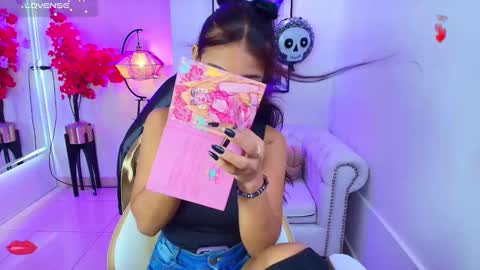 Snapshot of katty_rounds chatting on November 3, 12:28 pm katty_rounds online show from November 3, 12:28 pm