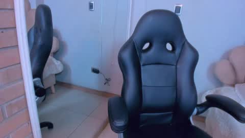 Snapshot of kattylilli chatting on May 27, 11:24 pm kattylilli online show from May 27, 11:24 pm