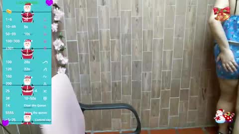 Snapshot of katy2425 chatting on December 19, 10:45 am Katy online show from December 19, 10:45 am