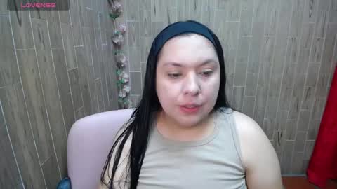 Snapshot of katy2425 chatting on October 23, 12:32 am Katy online show from October 23, 12:32 am