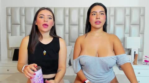 katy blonde girl and paola big boobs online show from December 28, 2:10 pm