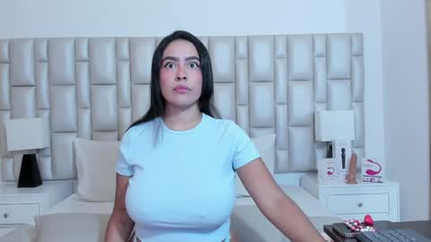 katy blonde girl and paola big boobs online show from January 10, 7:32 pm