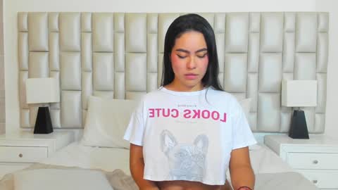 katy blonde girl and paola big boobs online show from January 14, 1:47 am