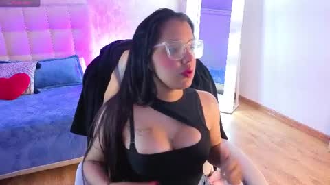 Snapshot of katy_blush chatting on June 14, 7:27 pm katy_blush online show from June 14, 7:27 pm