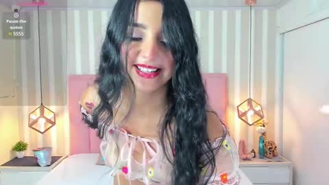 Snapshot of katy_brownn_ chatting on December 20, 7:39 pm KATY online show from December 20, 7:39 pm