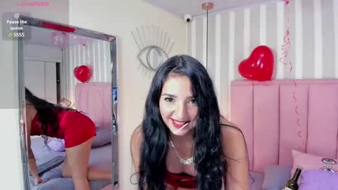 Snapshot of katy_brownn_ chatting on February 14, 10:47 pm KATY online show from February 14, 10:47 pm