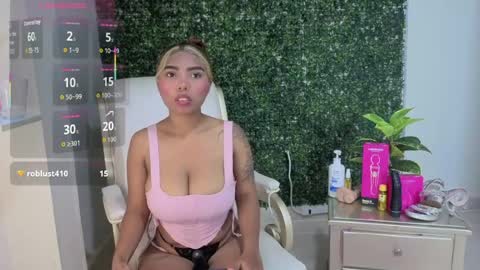 Snapshot of katy_love222 chatting on June 6, 7:29 pm katy_love222 online show from June 6, 7:29 pm