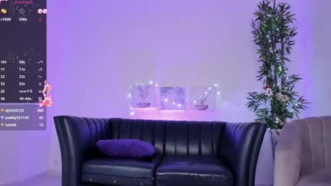 Snapshot of katya_rogerss chatting on December 21, 3:25 am katya online show from December 21, 3:25 am