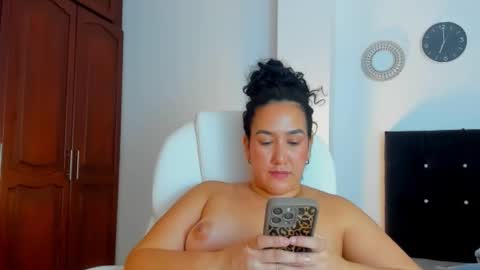 Snapshot of katyajhonss chatting on February 28, 12:00 am KATYAJHONSS online show from February 28, 12:00 am