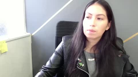 Snapshot of katybelladonna chatting on December 5, 11:16 am KATY online show from December 5, 11:16 am