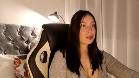 Snapshot of katybelladonna chatting on February 18, 2:40 am KATY online show from February 18, 2:40 am