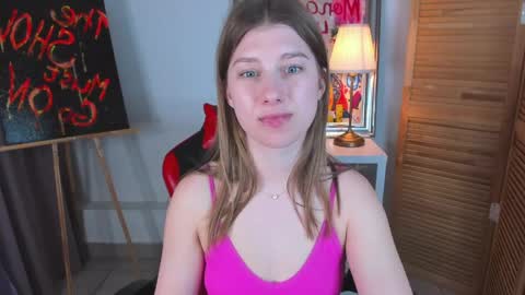 Snapshot of katymeaw chatting on April 6, 4:46 am katymeaw online show from April 6, 4:46 am