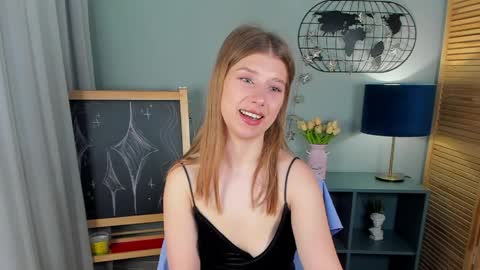 Snapshot of katymeaw chatting on April 9, 1:38 am katymeaw online show from April 9, 1:38 am