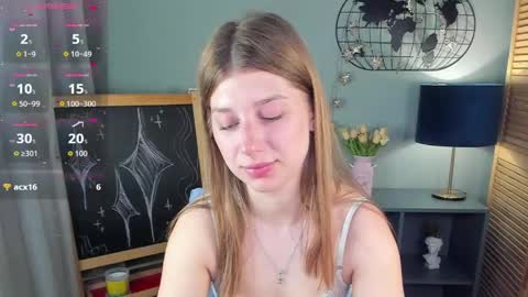 Snapshot of katymeaw chatting on April 29, 1:43 am katymeaw online show from April 29, 1:43 am