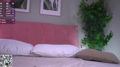 Mia  Lovense is active Private is Open online show from January 29, 6:01 am