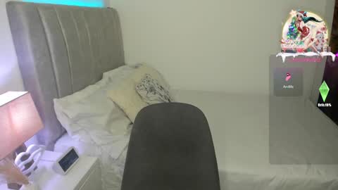 Snapshot of katysmiith26 chatting on December 10, 1:11 am Katherine online show from December 10, 1:11 am