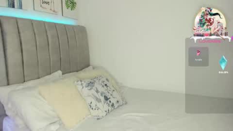 Snapshot of katysmiith26 chatting on December 19, 8:44 pm Katherine online show from December 19, 8:44 pm