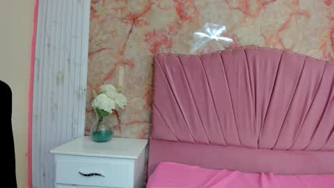 katysweetas online show from December 14, 7:51 pm