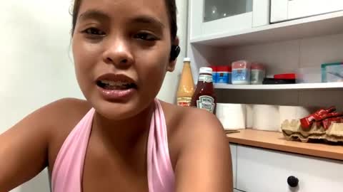 Snapshot of kawaiinova chatting on May 12, 9:17 am KawaiiMel online show from May 12, 9:17 am