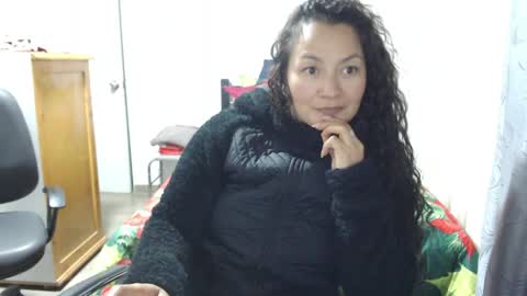 Snapshot of kawit1 chatting on April 5, 10:29 pm Khawit online show from April 5, 10:29 pm