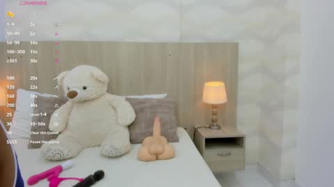   online show from January 5, 11:15 am