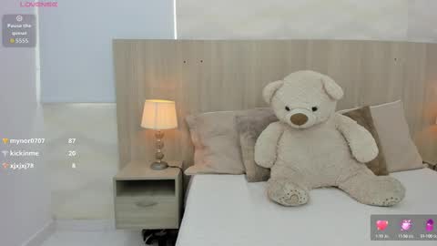   online show from October 4, 11:19 am