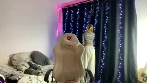 Amia online show from March 11, 5:52 pm