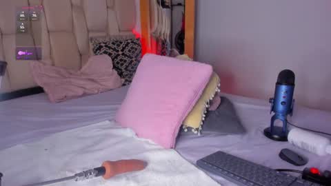 Snapshot of kayla_ada chatting on June 12, 4:11 am Kayla online show from June 12, 4:11 am