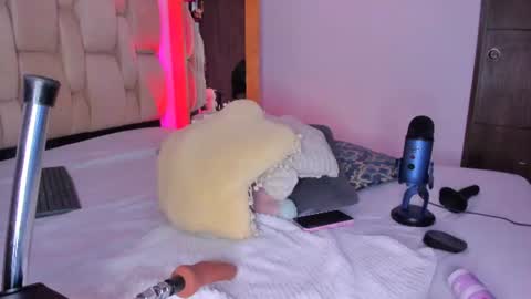 Snapshot of kayla_ada chatting on July 9, 10:25 pm Kayla online show from July 9, 10:25 pm