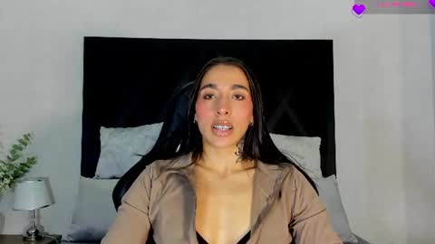 KAYLA BATISTA online show from June 13, 12:08 am