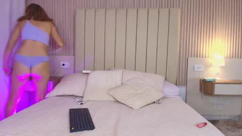 Snapshot of kayla_joness chatting on November 29, 12:30 pm Keila online show from November 29, 12:30 pm