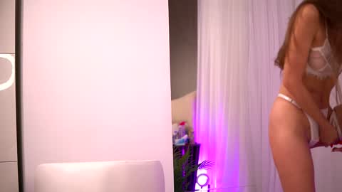 kaylabray online show from December 17, 5:29 am