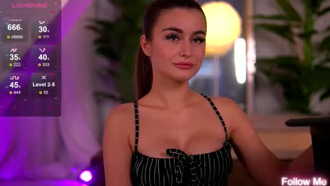 Snapshot of kaylabray chatting on November 14, 5:06 am kaylabray online show from November 14, 5:06 am