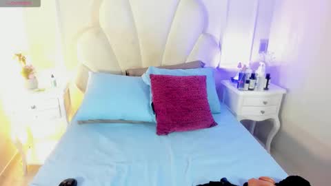 Snapshot of kaylachannell chatting on December 13, 9:09 pm kaylachannell online show from December 13, 9:09 pm