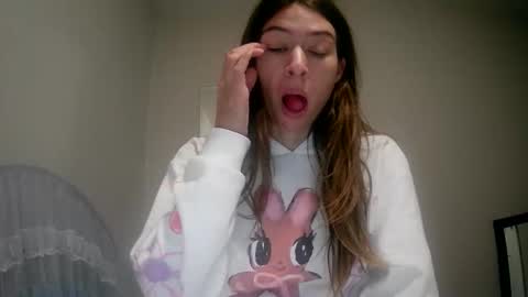 Snapshot of kaylaelizabeth97 chatting on April 19, 8:24 am kaylaelizabeth97 online show from April 19, 8:24 am