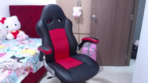 Kayla online show from December 21, 5:03 am