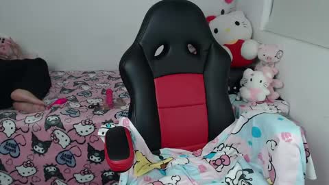 Kayla online show from May 28, 7:49 am