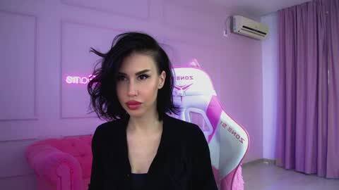 Kayla online show from April 29, 7:01 am