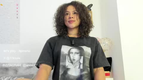 Snapshot of kayle__11 chatting on April 7, 12:33 am INSTAGRAM AND TW 11kayle online show from April 7, 12:33 am