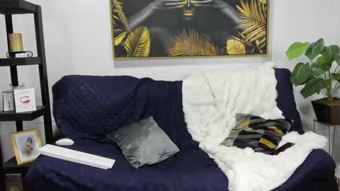 Snapshot of kayle_love_hot chatting on October 3, 5:43 pm Kayle online show from October 3, 5:43 pm