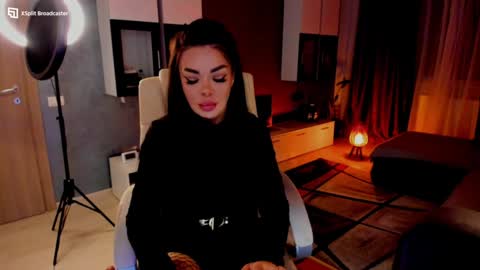 Snapshot of kaylee____77 chatting on December 11, 7:03 pm kaylee online show from December 11, 7:03 pm