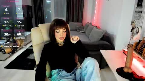 kaylee online show from November 18, 3:49 pm