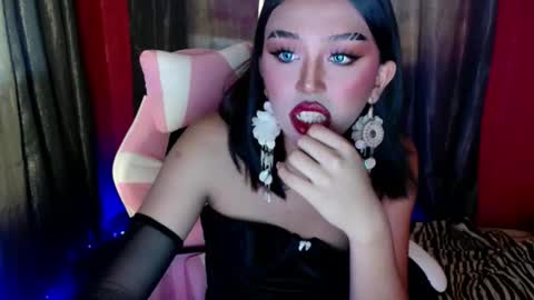 Snapshot of kaylee_sweetandnaughtyone chatting on March 24, 7:46 am Kaylee online show from March 24, 7:46 am