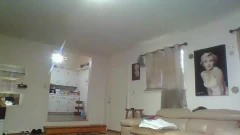 Snapshot of kayleekakesnslim chatting on October 27, 6:01 pm kaylee kakes online show from October 27, 6:01 pm