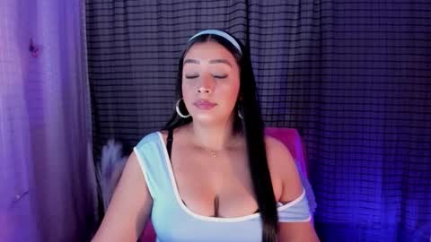 Kaylee online show from February 12, 6:03 pm